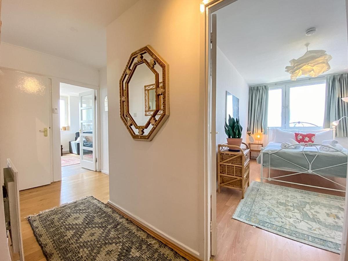 Pass The Keys Spacious 2bedroom Flat With Views In Bridge Londra